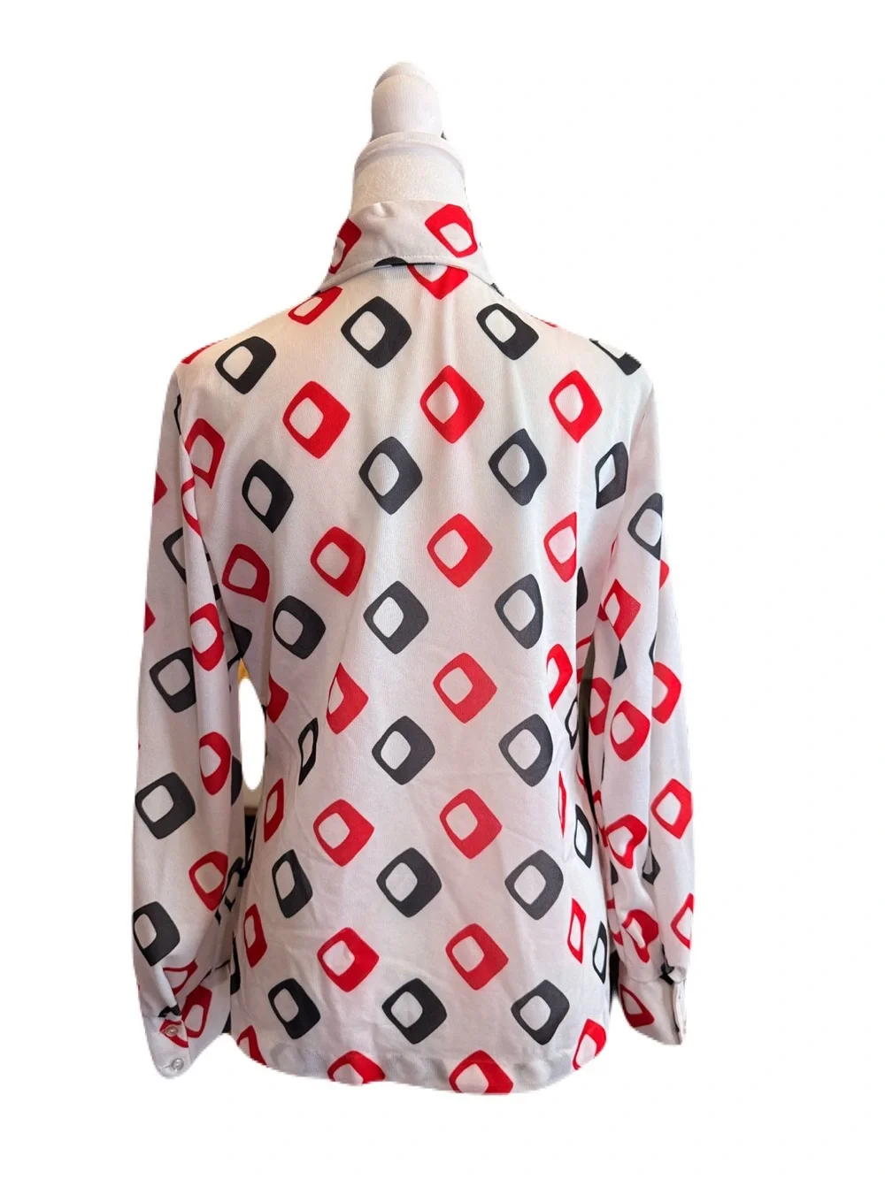 Vintage Geometric Print Button-Up Blouse in White, Red & Black - Picture 3 of 3